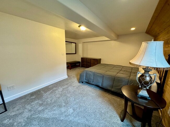Building Photo - Beautiful Furnished Home in Downtown CDA