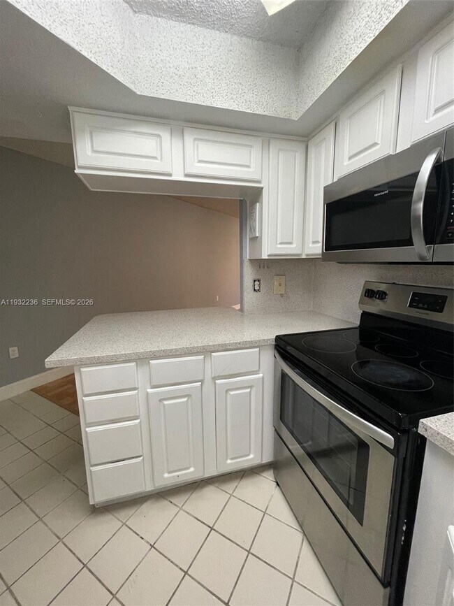 Building Photo - 8215 Lake Dr