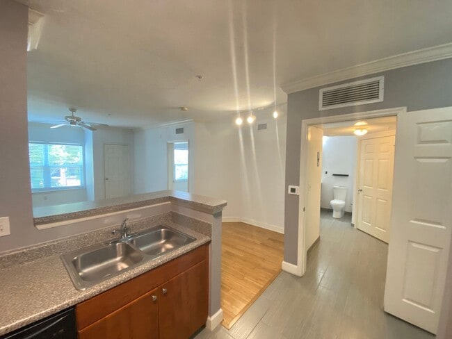 Building Photo - THE GRANDE DOWNTOWN CONDO - 1BR/1BA