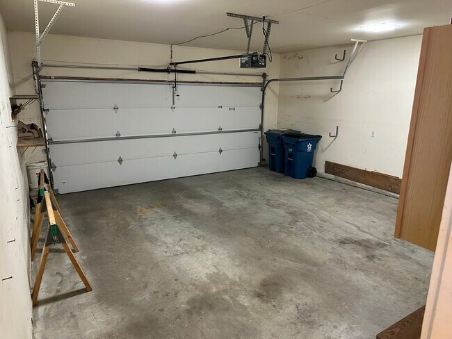 Building Photo - 124 Pack Ct