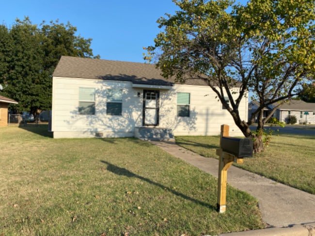 Primary Photo - 1350 S 2nd St
