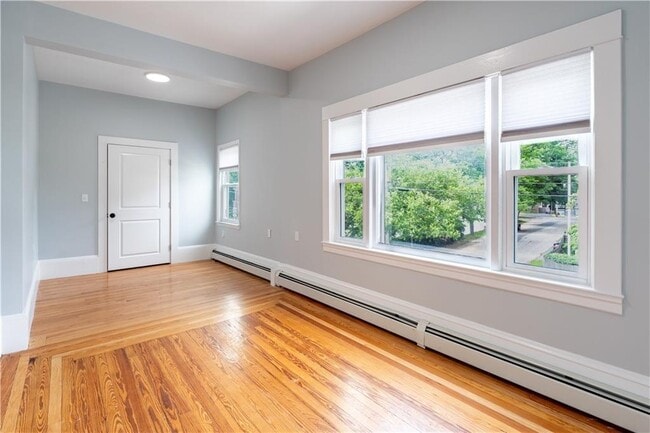 Building Photo - 168 Waterman Ave