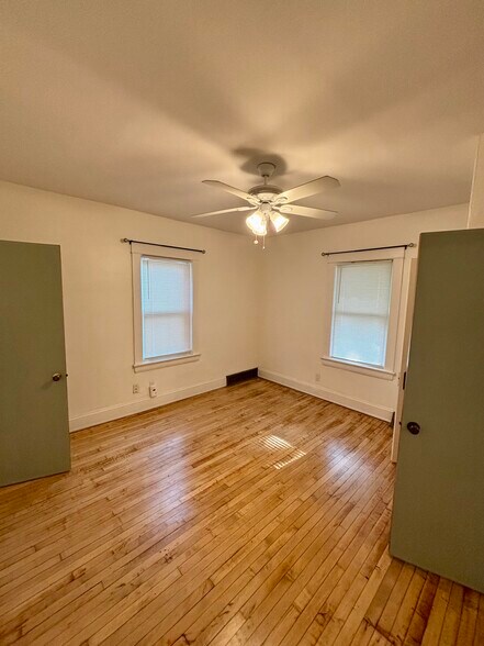 Building Photo - 1574 Ridgewood Ave
