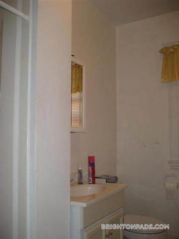 Building Photo - 9 Radnor Rd