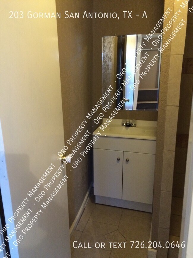 Building Photo - 203 Gorman