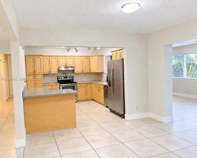 Building Photo - 320 NW 93rd Terrace