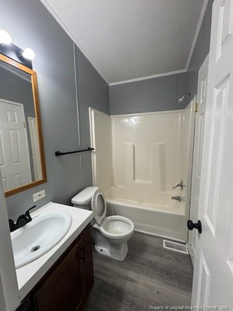 Building Photo - 126 Oak St