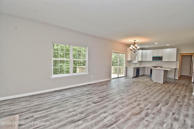 Building Photo - 557 Marco Way