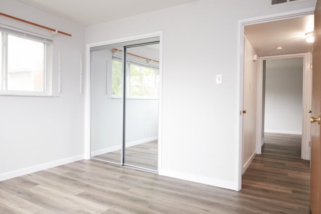 Building Photo - 5 S Big Bend Blvd