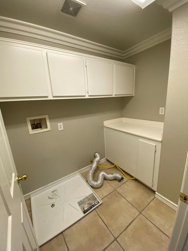 Building Photo - Temecula 4 Bedroom + Loft & Office Available in July