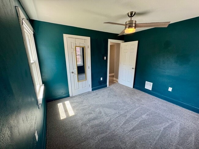 Building Photo - Open Concept 3 Bed 1.5 Bath in Swissville!