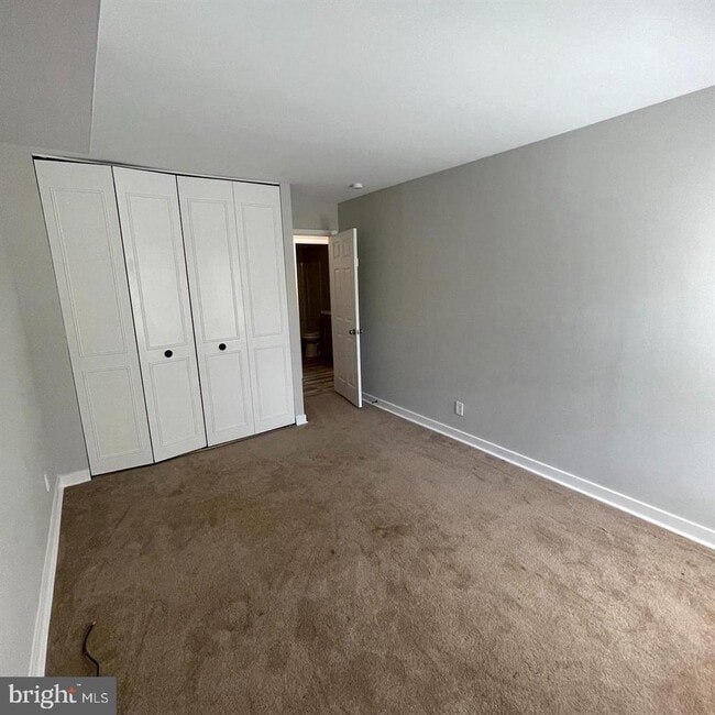 Building Photo - 324 Drummers Ln