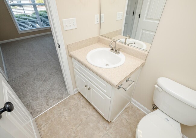 Building Photo - 131 Grove Landing Ct