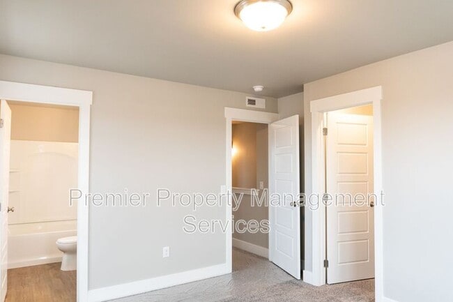 Building Photo - 6035 Elysian Rd