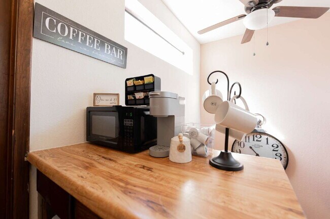 Building Photo - Feel Right at Home – Inviting Fully Furnis...