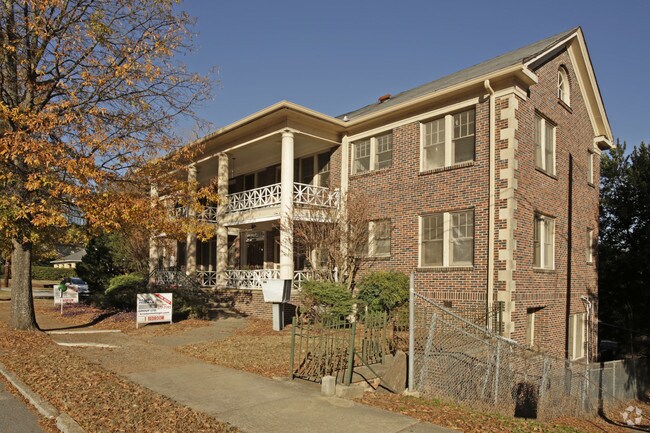 Primary Photo - 449 E Ponce de Leon Ave