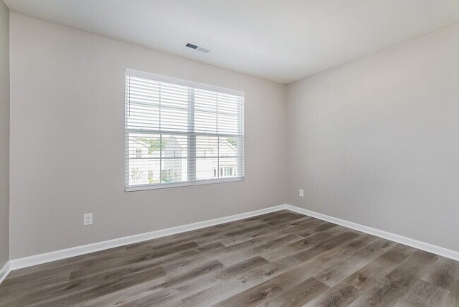 Building Photo - 5260 Calhoun Pl