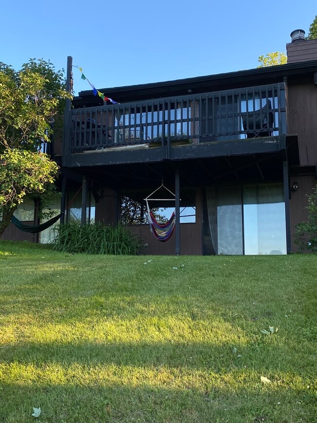 Building Photo - 12 Hillside Ln