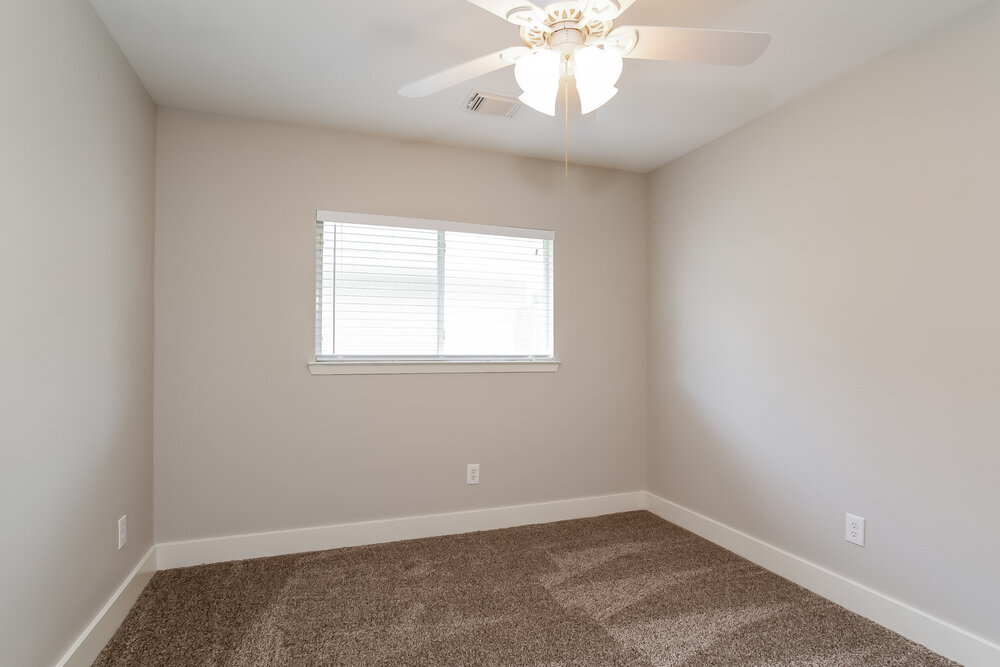 Building Photo - 422 Laurel Timbers Dr