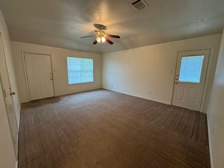 Building Photo - 1515 Pueblo Trce
