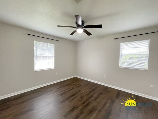 Building Photo - Updated 3-Bedroom Home in desirable Kenwood neighborhood!