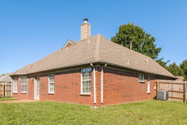 Building Photo - 9771 Misty Bay Cove