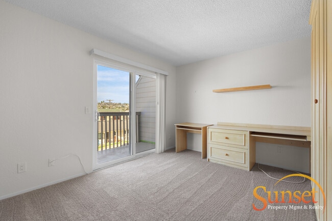 Building Photo - 4985 Coronado Ave