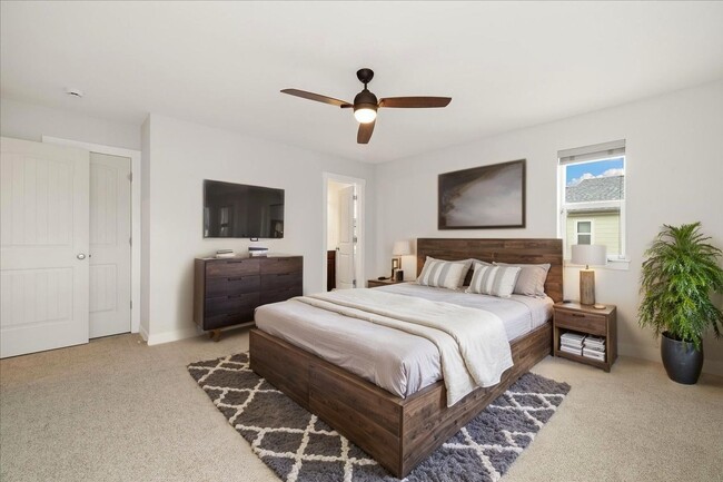 Building Photo - Outstanding Townhome W/ Large 3 Bed- 2.5 Bath and 2-Car Garage!