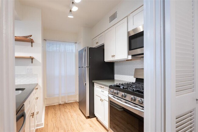 Building Photo - 7920 Rockwood Ln