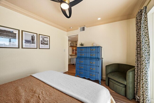 Building Photo - 385 W Pierson St