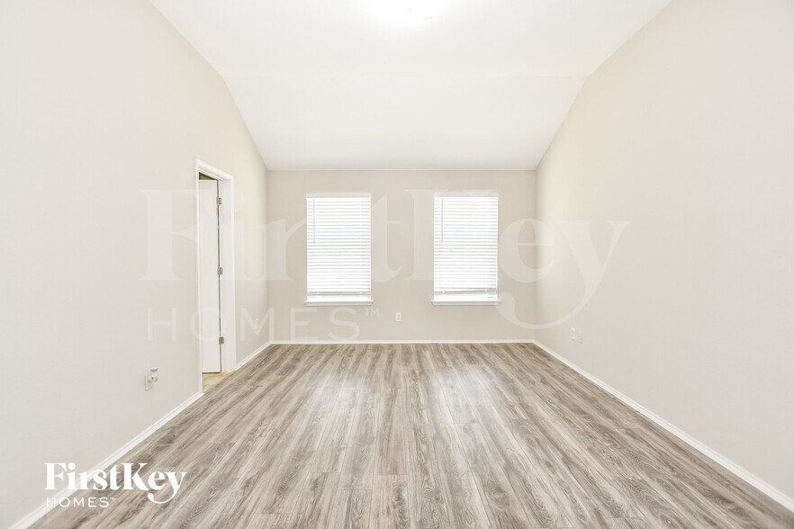 Building Photo - 106 Drake Ln