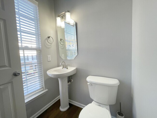 Building Photo - 2947 Castleberry Ct