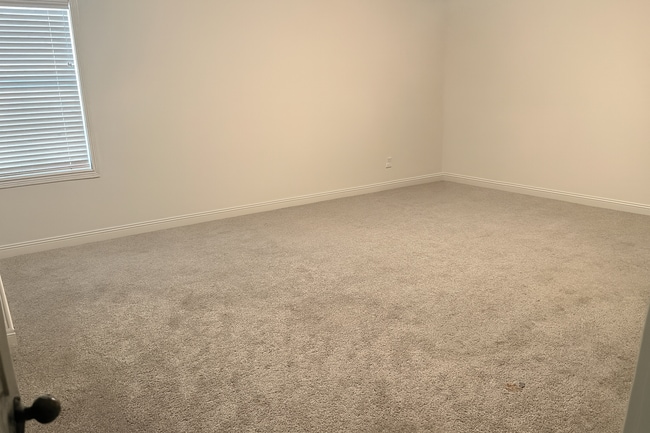 Building Photo - 1913 Covington Dr