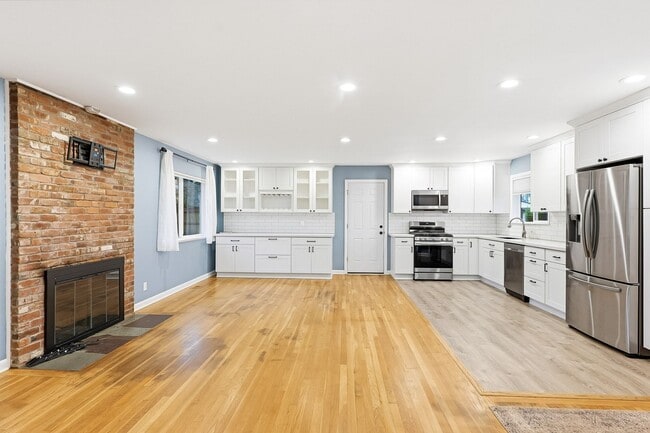 Building Photo - Charming One-Level 3 Bedroom/ 1.5 Bath Beaverton Home | Large ¼-Acre Lot