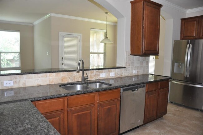 Building Photo - 510 Walsh Hill Trail