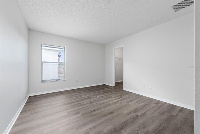 Building Photo - 746 Lockbreeze Dr