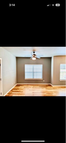 Building Photo - 2770 W Cottonwillow Way