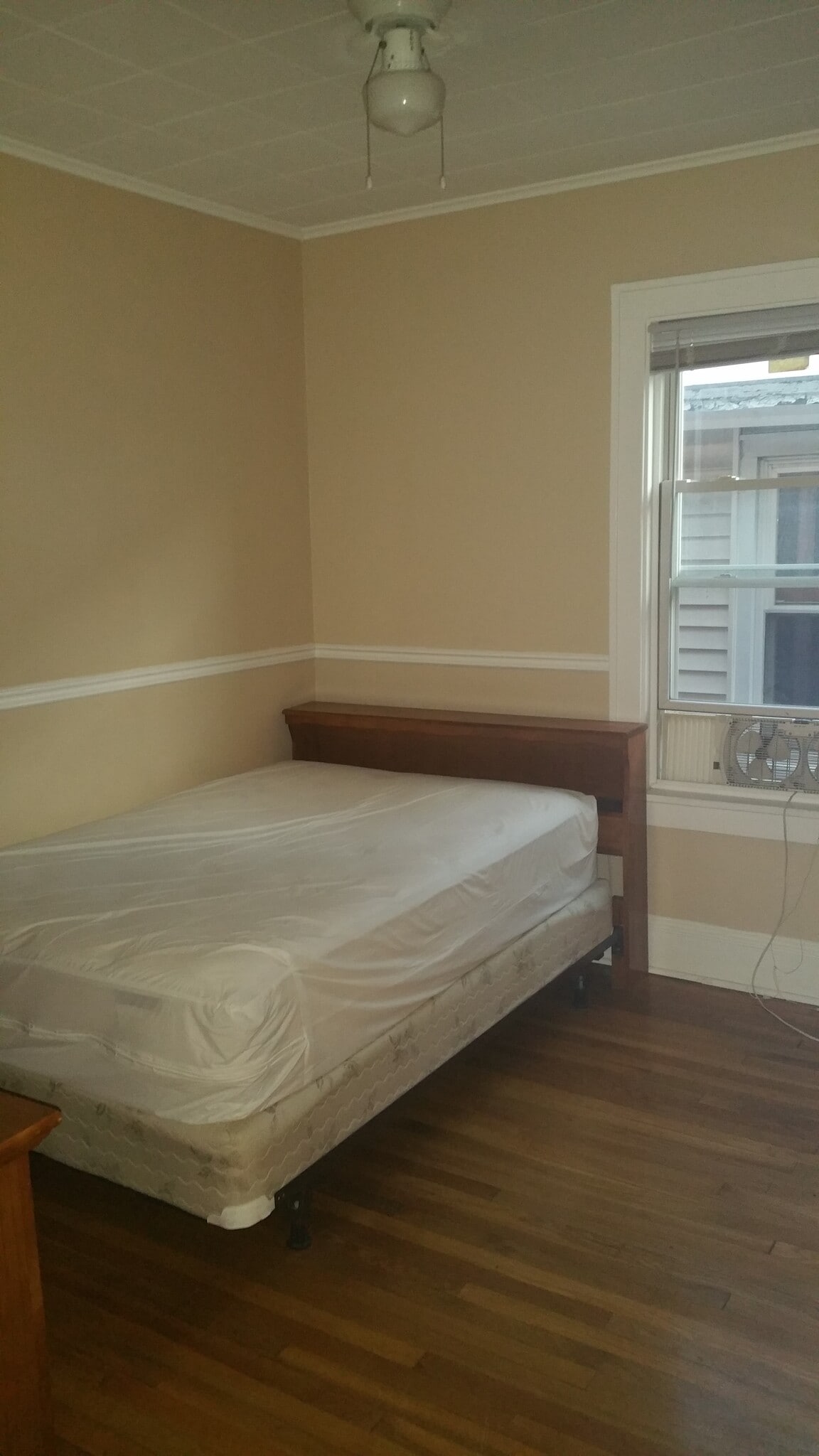 Bedroom - 13 N Jay St