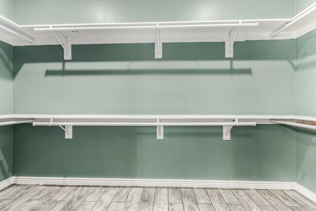 Building Photo - 1035 Carlsbad Dr