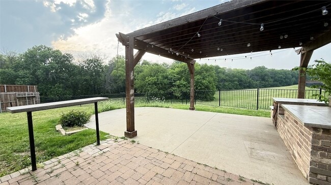 Building Photo - 1001 Perennial Ln