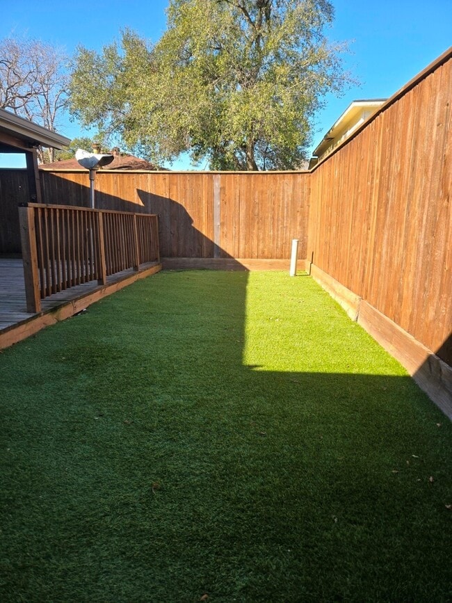 Building Photo - 7535 Stone Pine Ln