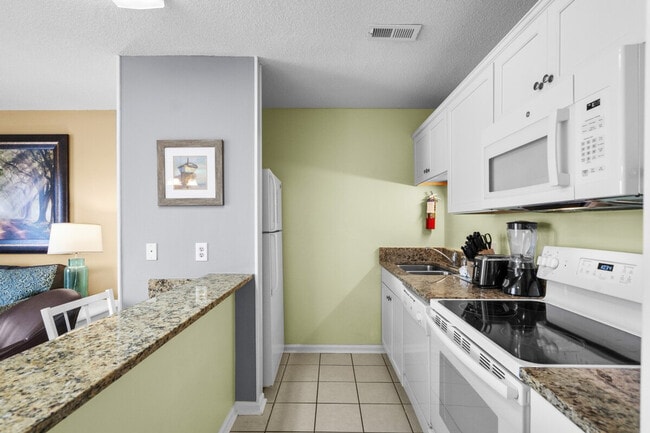 Building Photo - 1639 Sedgefield Dr