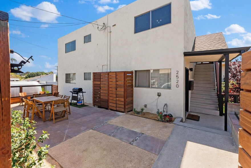 Building Photo - 2520 Haller St