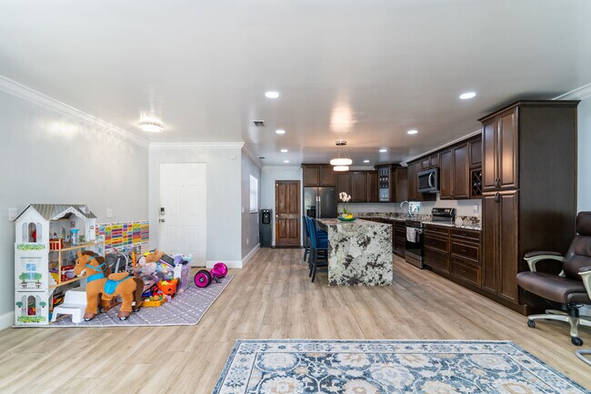 Building Photo - 1167 Lake Blanche Dr