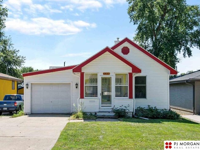 Primary Photo - Home in Omaha for rent!