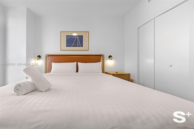 Building Photo - 11 NE 6th St