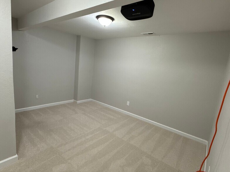 Building Photo - 6250 Northwind Dr