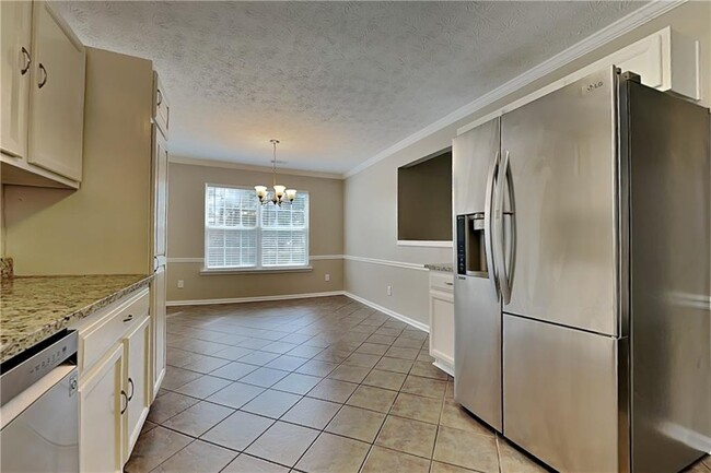 Building Photo - 405 Aristocrat Dr SW