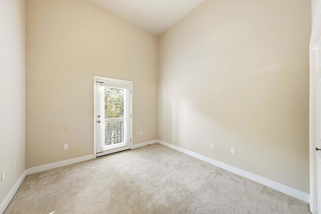 Building Photo - 6204 Paradise Point Dr