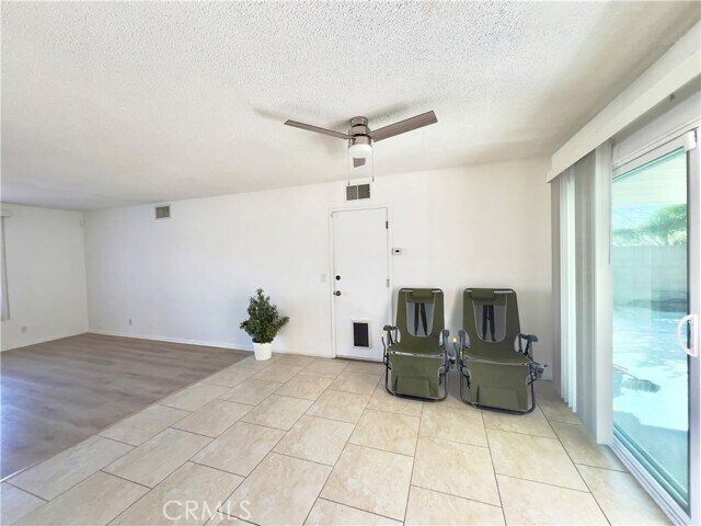 Building Photo - 1521 W Westmont Ave